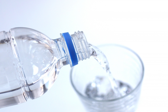 カラオケにおすすめの飲み物 : 常温の水